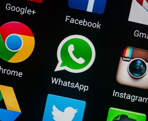 שו"ת: מותר לנשים להיות בקבוצת וואטסאפ עם רב?