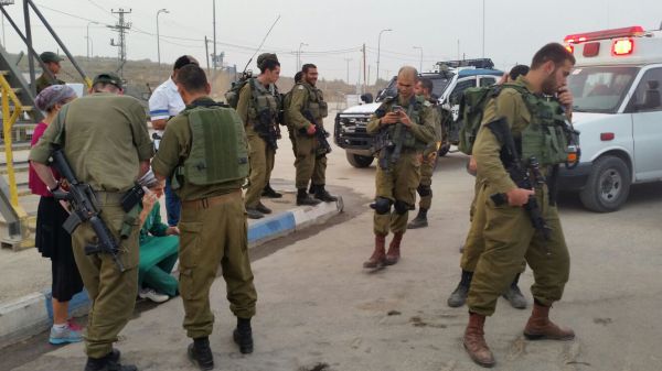 מחבלים פתחו באש לעבר רכב ישראלי בשומרון