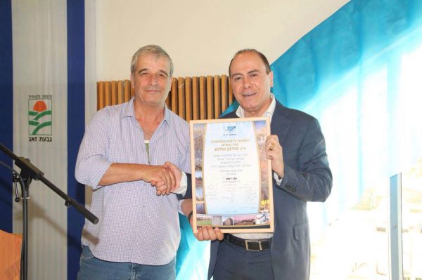 "אות יקיר ההתיישבות" לשר שהצביע בעד ההתנתקות