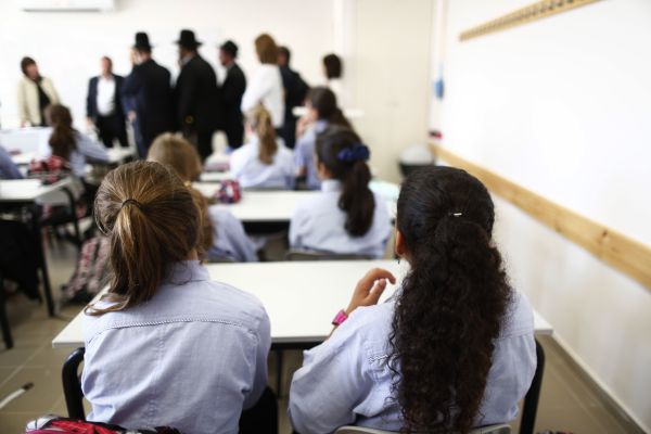 ניצול המתכנתות החרדיות: הרב זילברשטיין בפסק מעניין