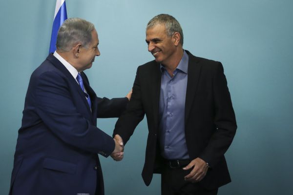 יש כסף: נתניהו וכחלון הורידו את המע"מ