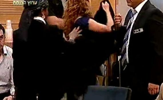 גם בלי סלומיאנסקי; צפו בח"כ שפיר נזרקת מהוועדה