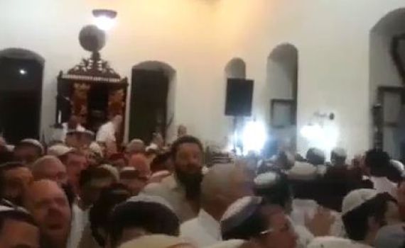 צפו; ההקפות השניות של 'מרכז' בבית הרב קוק