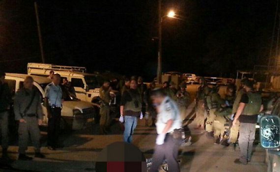 יצאו מרכבם בעקבות יידוי אבנים ונדרסו