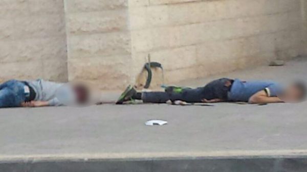 פיגוע דקירה בבית שמש; מחבלים ניסו לדקור בבית כנסת וחוסלו