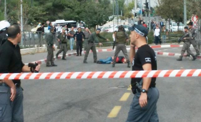  שני פצועים בפיגוע דקירה בירושלים