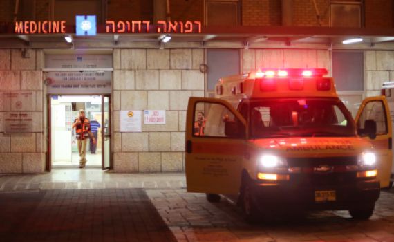 פיגוע דקירה בעפולה; חייל נפצע, המחבל נוטרל