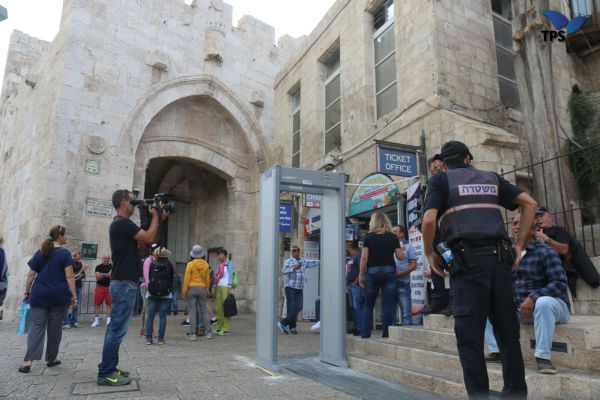 רב הכותל: אסור ליהודים לעבור במגנומטרים בשבת