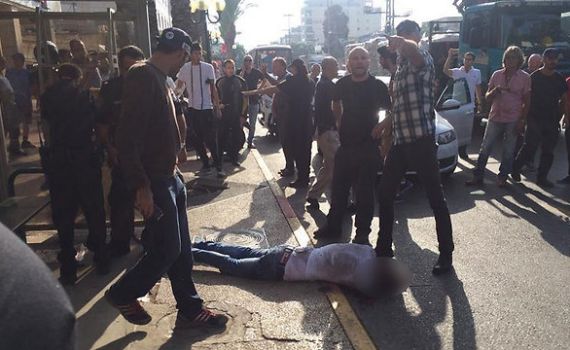 פיגועי דקירה ברעננה, בחולון ובירושלים