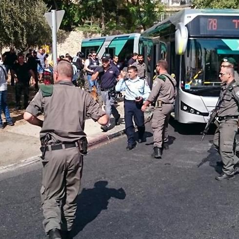 שלושה הרוגים ו-16 פצועים בשני פיגועים בירושלים