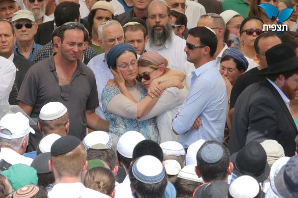 הרב נחמיה לביא ואהרון בניט הובאו למנוחות; תיעוד