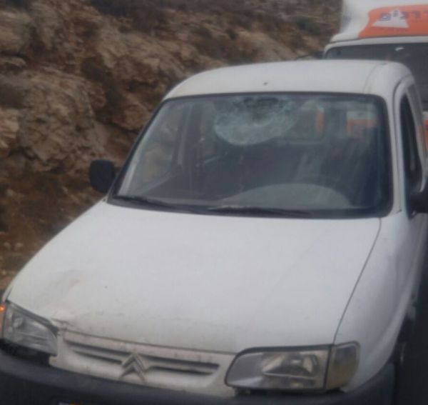 פיגוע דקירה ליד מיצד: הנדקר הניס את המחבלים