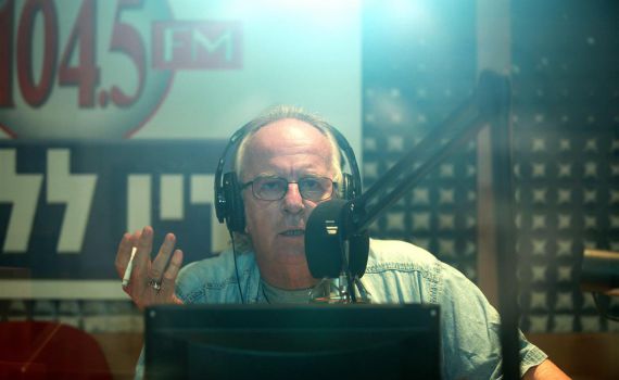 "מזוזה? חתיכת פלסטיק שפועל ערבי הרכיב"