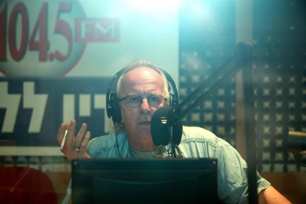 "מזוזה? חתיכת פלסטיק שפועל ערבי הרכיב"