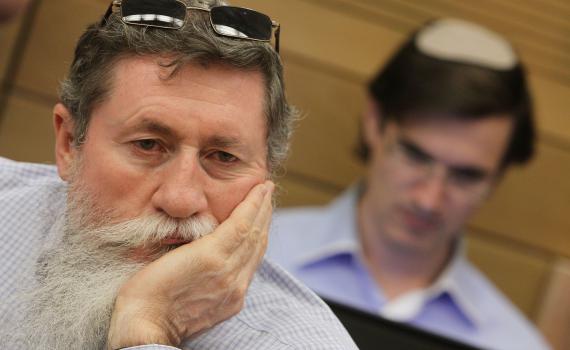 "האיש לא בריא! צריך להחליף אותו כמה שיותר מהר"