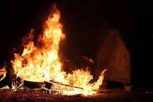 ערבים הציתו את קבר יוסף בשכם