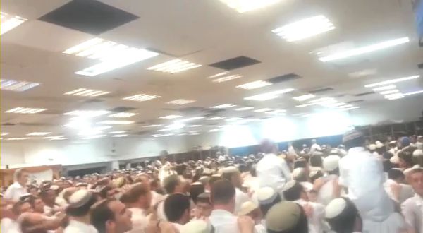 צפו: הקפות שניות של ישיבת 'הר המור'