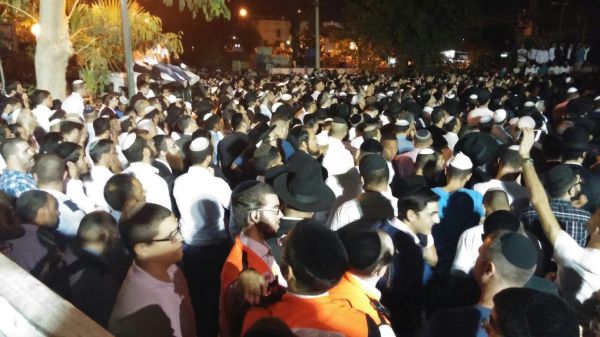 רבבות בהלוויית הרב יורם אברג'ל זצ"ל בנתיבות