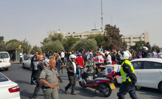 הטרור נמשך: מחבלת דקרה שוטר בירושלים