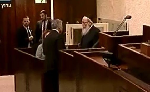 כך הגיב ליצמן לצ'פחה הקטנה שנתן לו לפיד. צפו