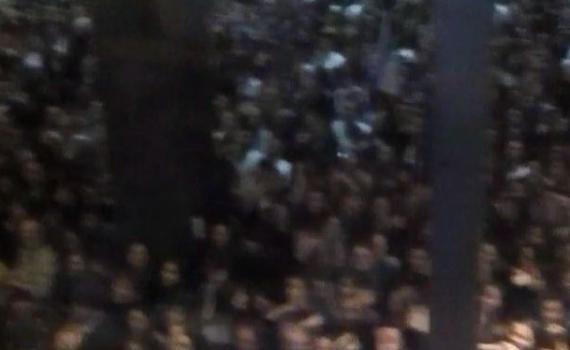 צפו באלפים בכניסה לחתונת שרה ואריאל