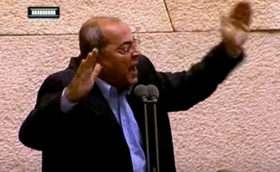 "חיילים שפלים וזבלים"; צפו באחמד טיבי משתולל