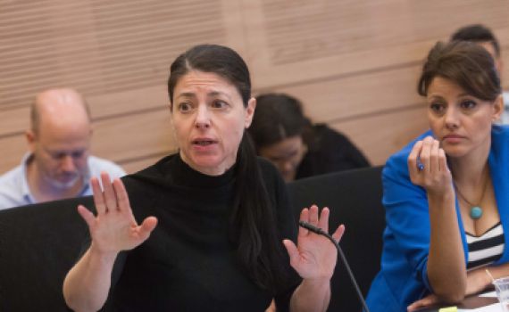 מיכאלי מציגה: מי יותר יהודי, הרצוג או נתניהו?