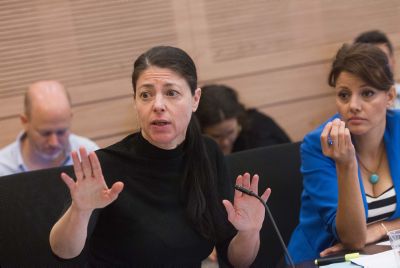 מיכאלי מציגה: מי יותר יהודי, הרצוג או נתניהו?