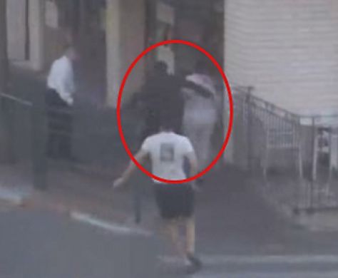 האיש שדילג מעל הפצועה קיבל תעודת הוקרה