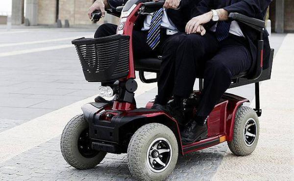 "אין לצרף למניין משתמשי קלנועית בשבת"