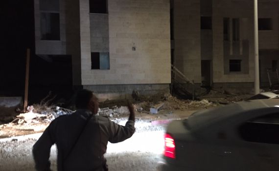 נשק שלוף ומסוק באוויר; צפו במצוד אחר הדוקר