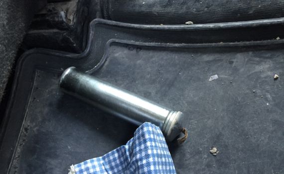 מתחת למושב הנהג: מטען חבלה מוכן לשימוש