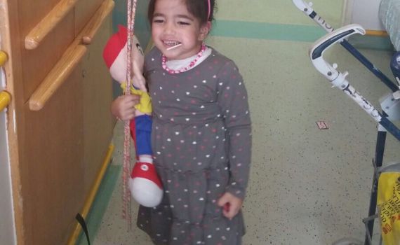 פצועת פיגוע בקבוק התבערה שוחררה לביתה