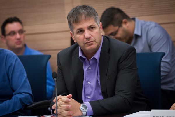 הקואליציה מענישה את יואב קיש על ההברזה