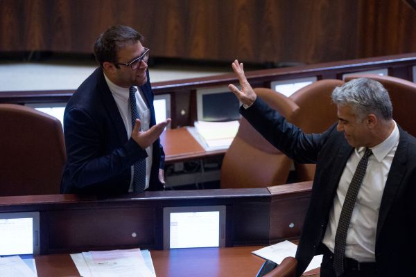 שפל נוסף: אורן חזן לעג לח"כ הנכה קארין אלהרר