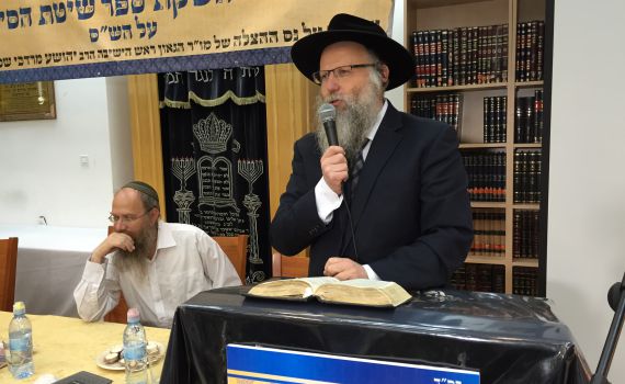 הרב שמידט על הנס שלו: "ירו עלינו 28 קליעים"