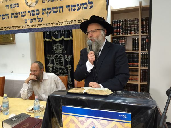 הרב שמידט על הנס שלו: "ירו עלינו 28 קליעים"