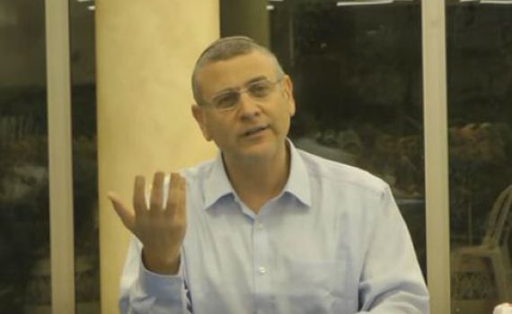 הרב בני לאו תוקף את הרב הראשי: "למה לסכן את המדינה?"