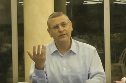 הרב בני לאו תוקף את הרב הראשי: "למה לסכן את המדינה?"