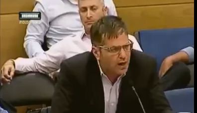 קיש התפוצץ על גלאון וסחט מחיאות כפיים; צפו