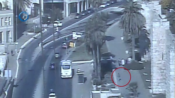 שוטרים מנעו פיגוע דקירה בסמוך לשער שכם