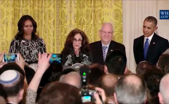 לא רק בנט: ריבלין הדליק נרות, רבה רפורמית ברכה