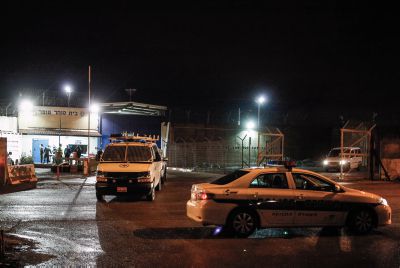 לא הורשתה לבקר את בעלה כי "נעצרה בהפגנה"