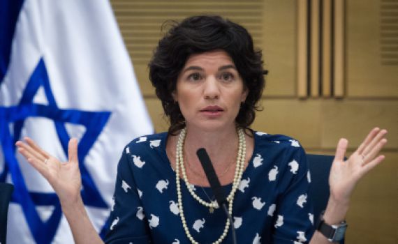 כתב 'ידיעות' לזנדברג: "את בן אדם מפגר"