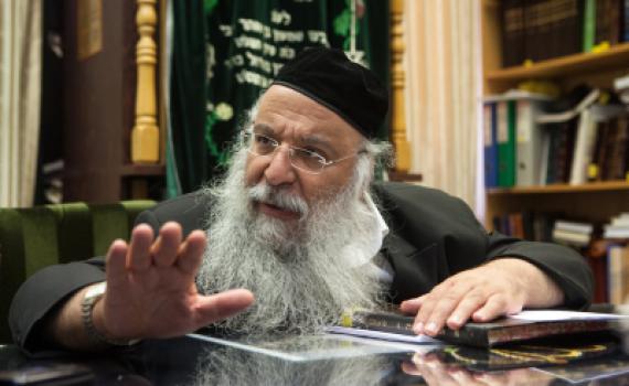 "מי שמחזיק אייפון לא יכול להצטרף למניין"