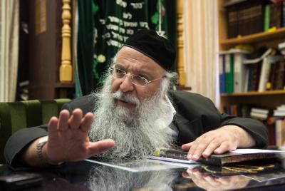 "מי שמחזיק אייפון לא יכול להצטרף למניין"