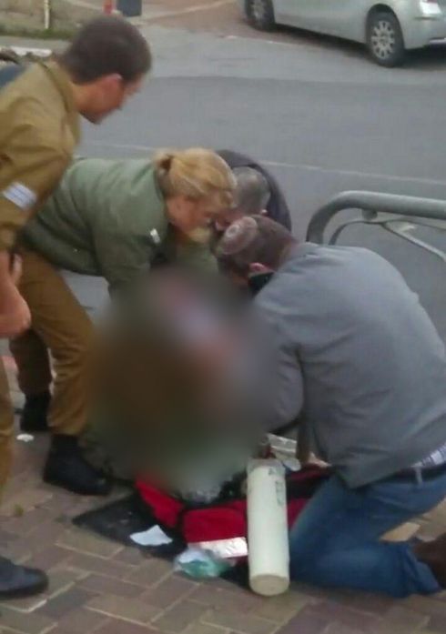 חייל נפצע בינוני בפיגוע דקירה בירושלים