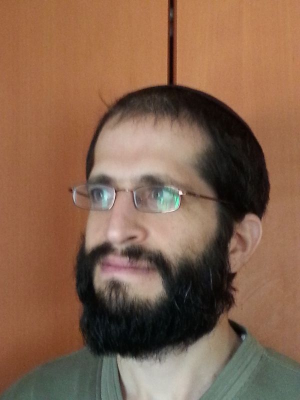 "דודה, למה לא גילית לי שאנחנו סייעני טרור?"