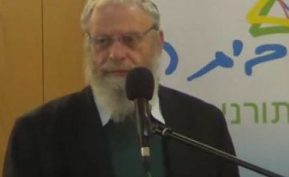 "מי הם המורים הבורים שלימדו את הנערים?"