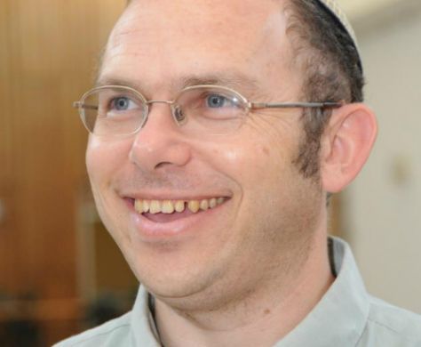 'באמונה' מנסים למזער נזקים: "המפיק מזרחי"